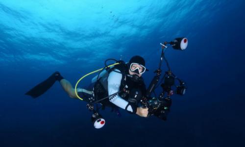 科学家研发无电池无线水下相机 将能效提高至10万倍