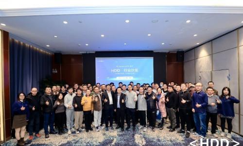 小牛电动、奥维互动地图等企业签约/启动鸿蒙原生应用开发