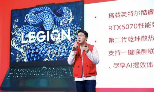 京东11.11惊喜开放日举行 活动现场采销推荐3C数码"AI三件套"