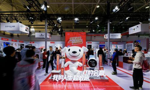 京东燃动北京马拉松 智能手表助力跑者精准配速刷新PB