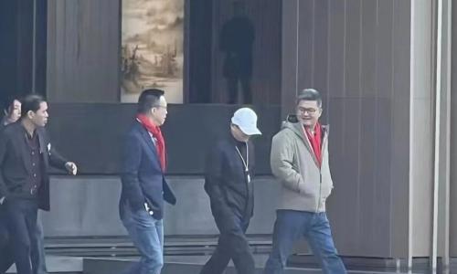 马云现身蚂蚁园区