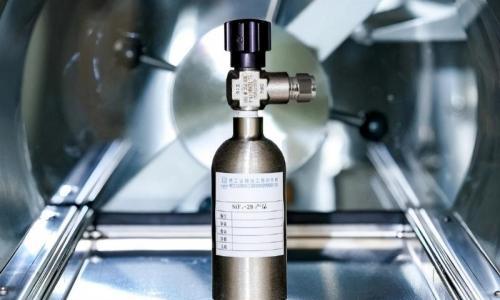 我国攻克硅基量子芯片关键材料!高丰度硅-28自主量产,关键指标达国际先进水平